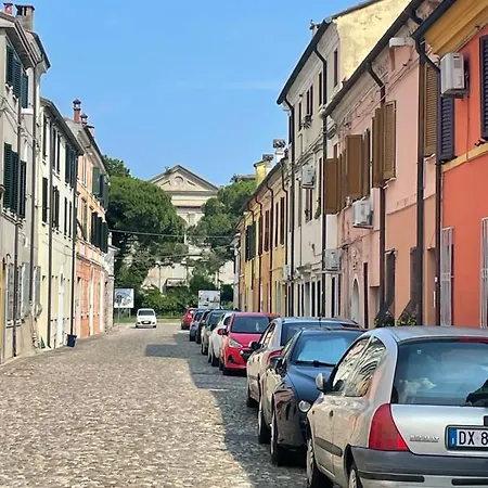 La Fortezza Oda ve Kahvaltı Comacchio